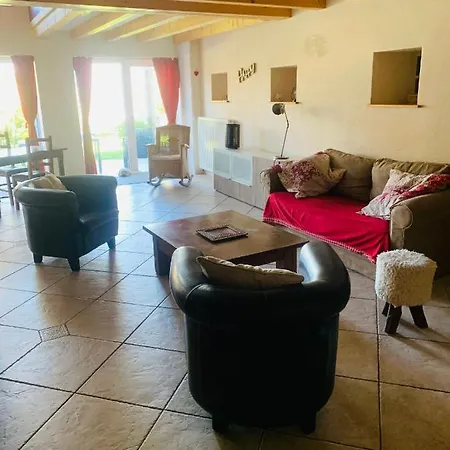 Holiday home Maison De Village Entre Et Montagnes Loisin
